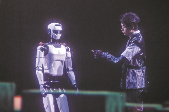 国内首部机器人戏剧《巨物之城》引发关注 